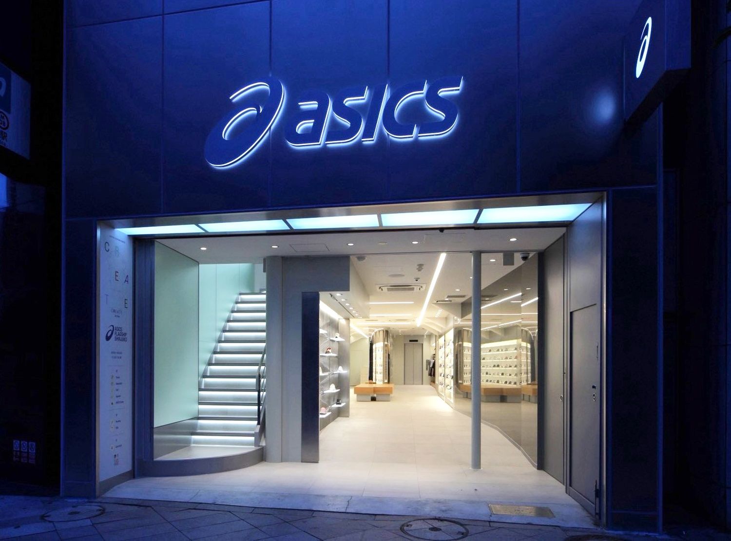 260730ASICS FLAGHIP SHINJUKUオープン.jpg
