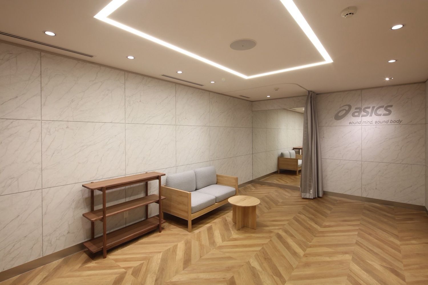 260730ASICS FLAGHIP SHINJUKUオープン-PRIVATE LOUNGE.jpg